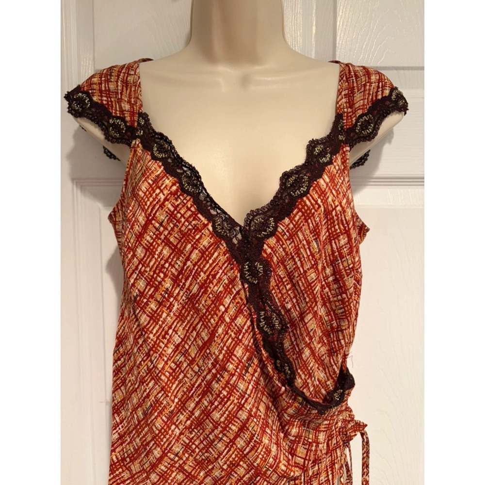 Nine West Silk Wrap Blouse 8 Red Tan Abstract Beaded Lace Side Tie Top